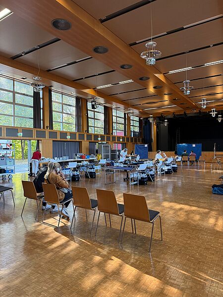 Blutspendeaktion des DRK eggenstein-Leopoldshafen im Oktober Blutspendeaktion des DRK eggenstein-Leopoldshafen in der Rheinhalle
