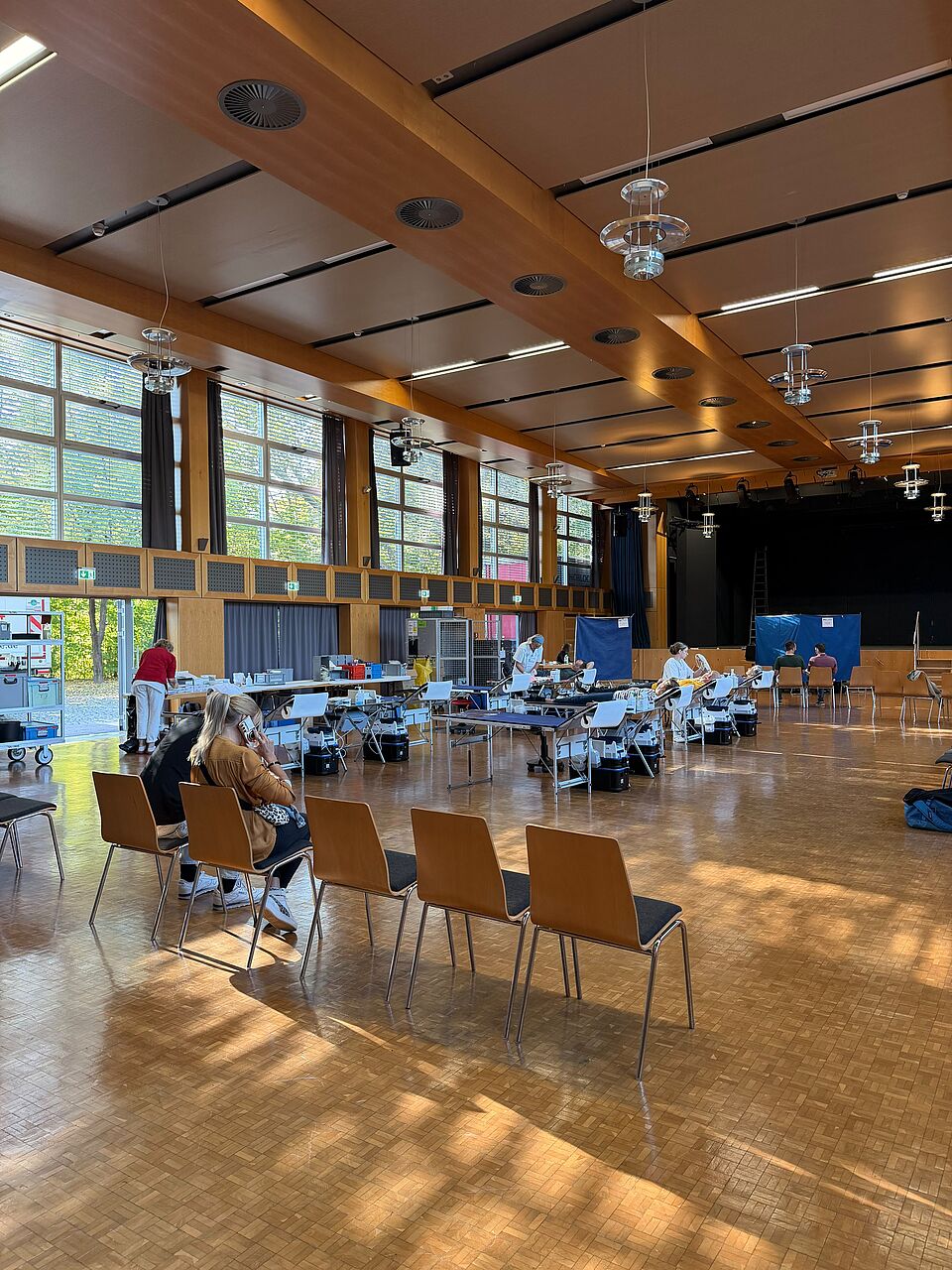 Blutspendeaktion des DRK eggenstein-Leopoldshafen im Oktober Blutspendeaktion des DRK eggenstein-Leopoldshafen in der Rheinhalle