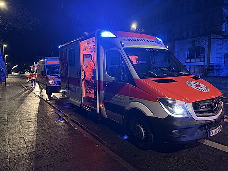 Brand in der Justizvollzugsanstalt Karslruhe: ELW-Gruppe des DRK Eggenstein-Leopoldshafen rückt aus ELW-Gruppe des DRK Eggenstein-Leopoldshafen im einsatz bei einem Brand in der JVA Karlsruhe